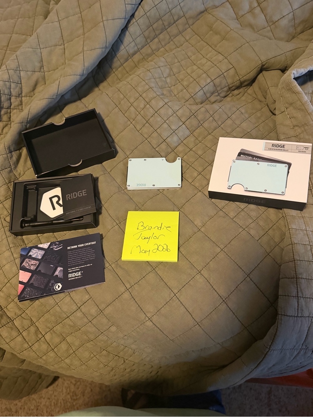 Ridge Minimalist Card Wallet in Light Mint